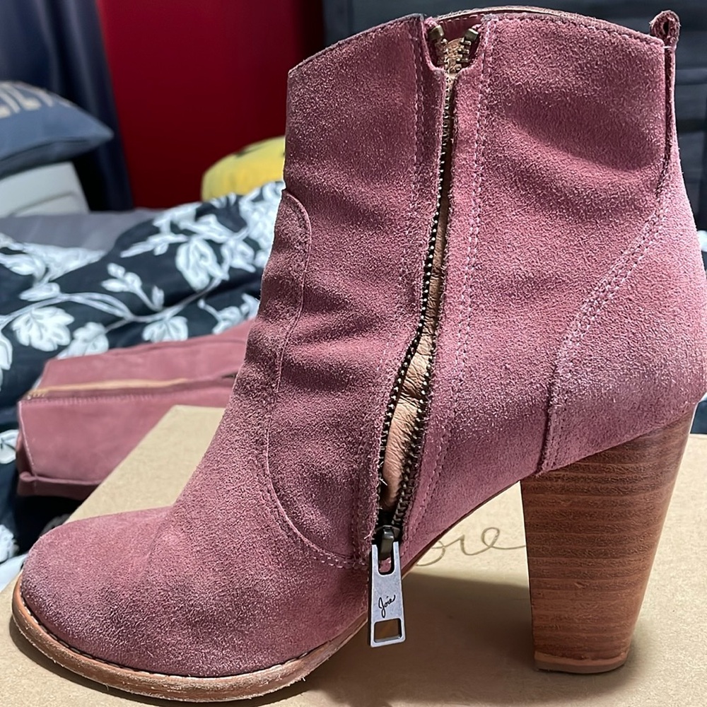 Women’s Joie Dalton pink booties. Size 7 (37). Used.Good condition.